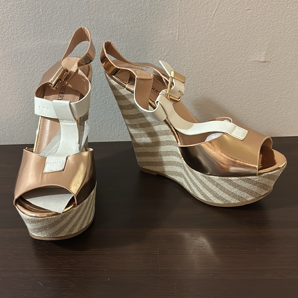 Red Cherry Women’s Wedge Heels, Size 10, Excellent Condition!